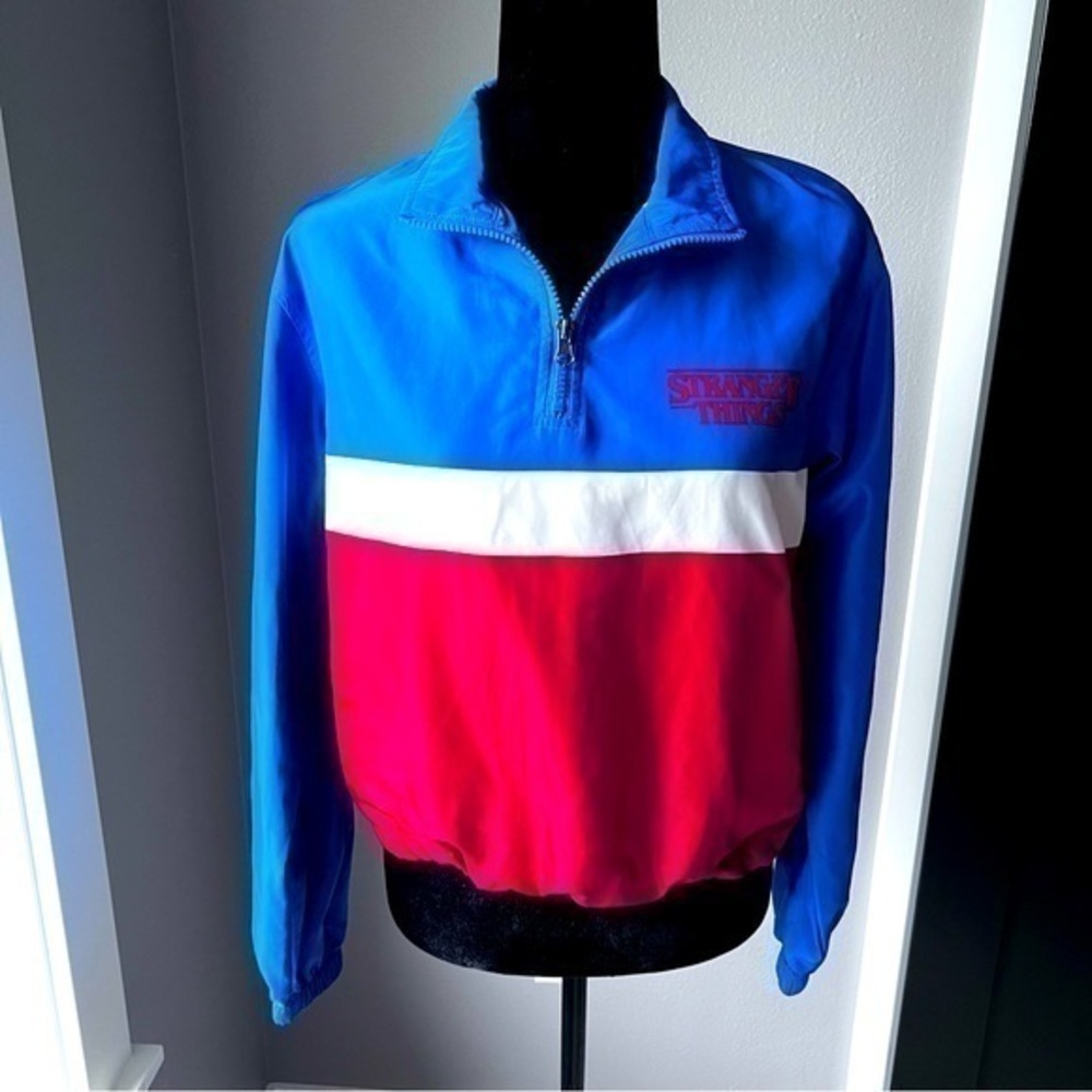 Netflix Stranger Things 1/4 zip lightweight windbreaker top size small